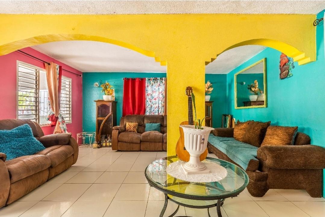 Colorful Private Room Oasis Montego Bay Luaran gambar