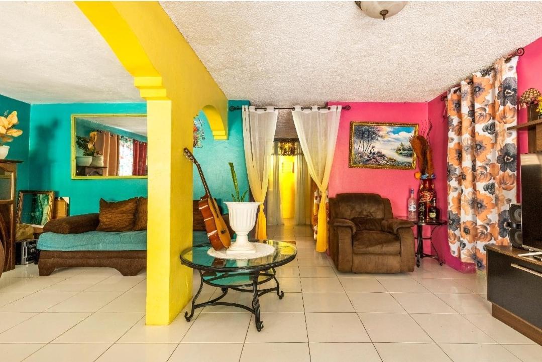 Colorful Private Room Oasis Montego Bay Luaran gambar