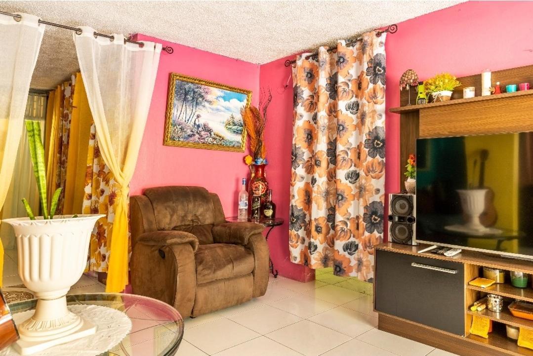 Colorful Private Room Oasis Montego Bay Luaran gambar